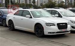 کرایسلەر 300